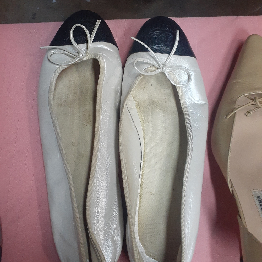 CHANEL Black and Cream Ballet Flats